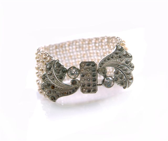 SARA SHAHAK - jewelry gallery knit